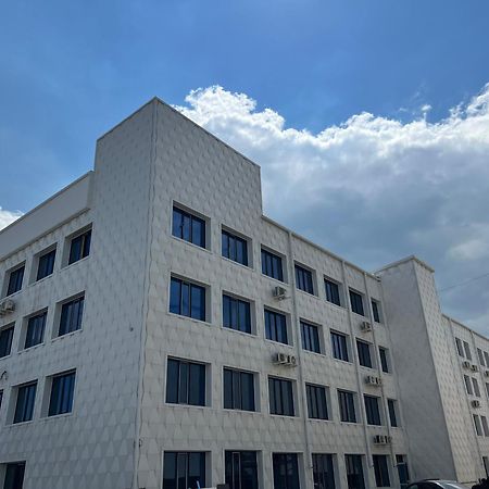 Meridian Karagandy Buitenkant foto