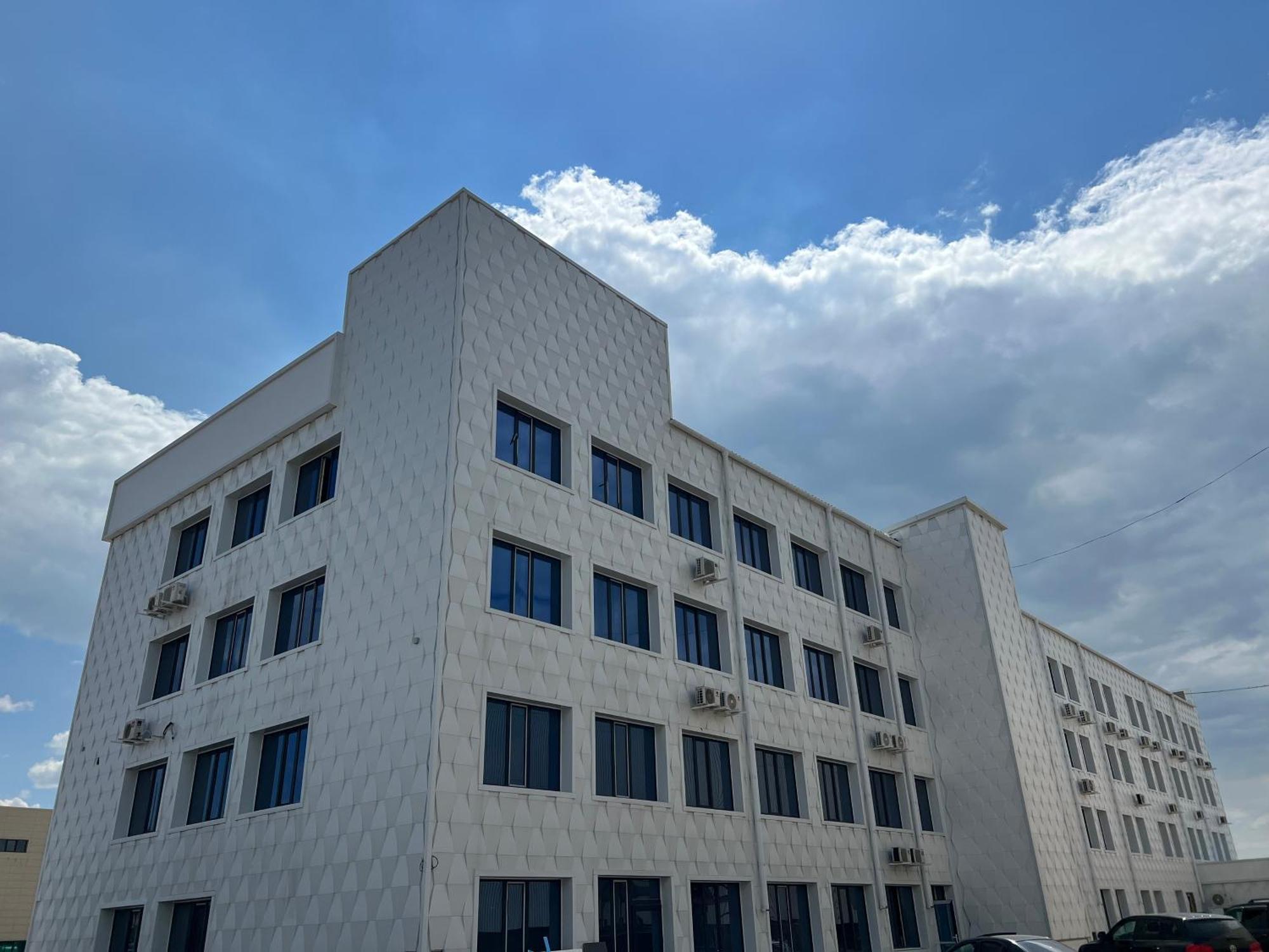 Meridian Karagandy Buitenkant foto